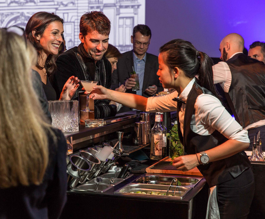 Mobile Cocktailbar bei einem Kundenevent in Paris