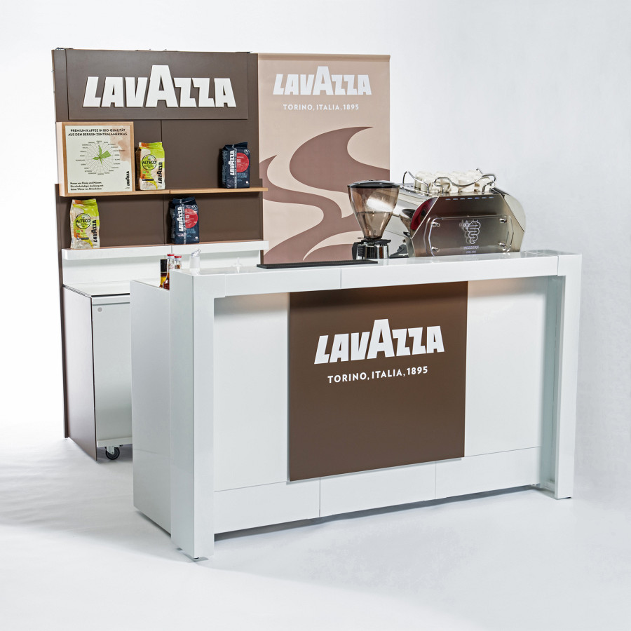 Mobile Kaffeebar auf Rollen mit Rückbuffet in weiß.