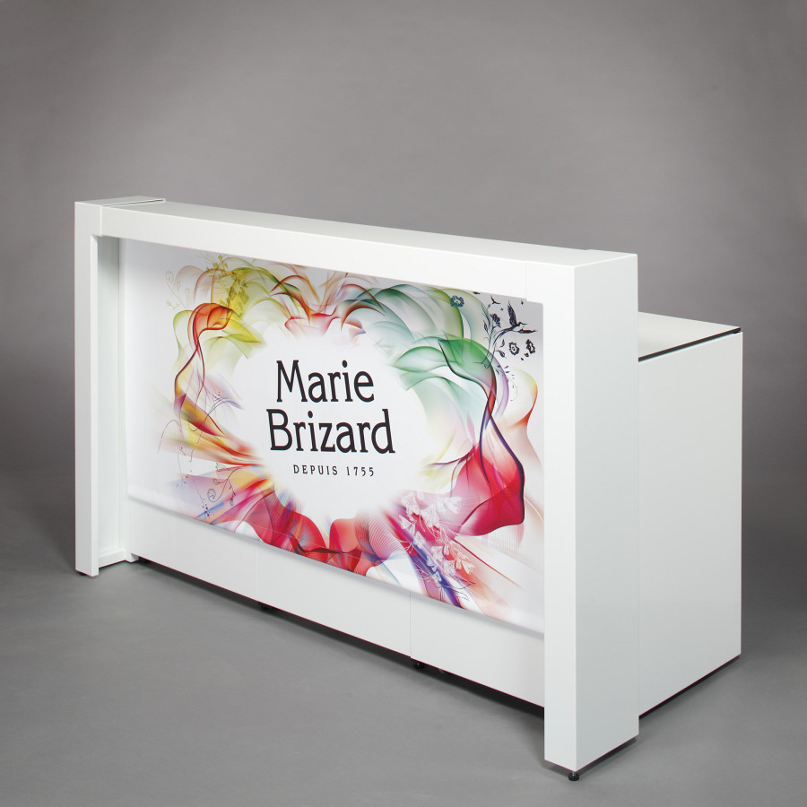 Mobile Cocktailbar 180 cm groß in weiß mit Branding.