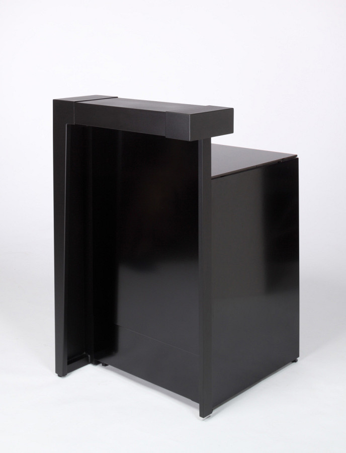 kleine Cocktailtheke in schwarz.