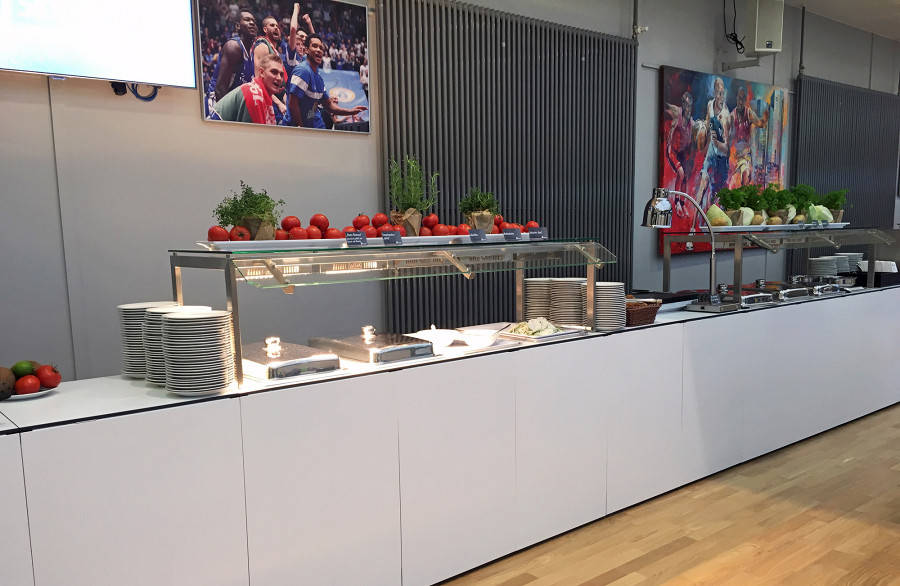 Buffetstrecke aus G-Raxx Grundgestellen für die Fraport Arena.
